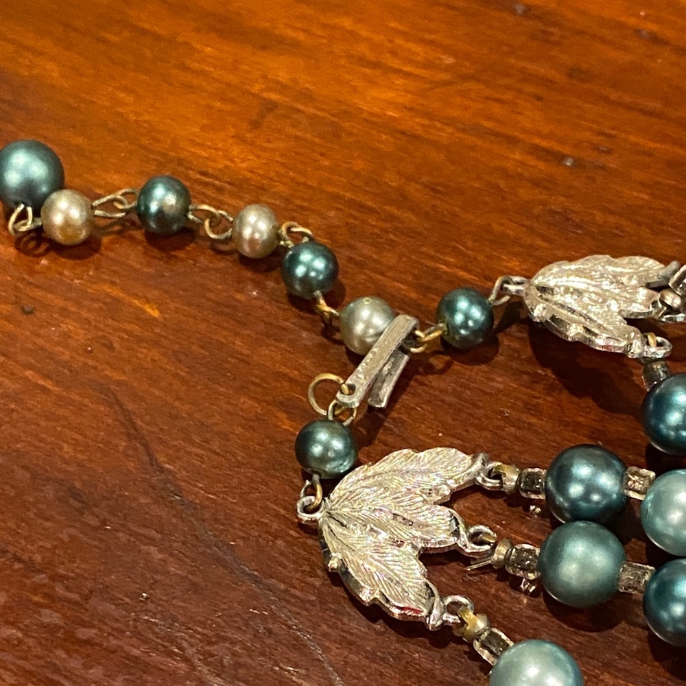Japan Elegant Multi-Strand Teal Pearl Necklace - Picture 7 of 9
